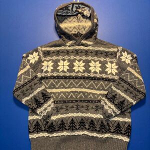 Heavyweight vintage knit hoodie. Cool snowflake design with oversized fit